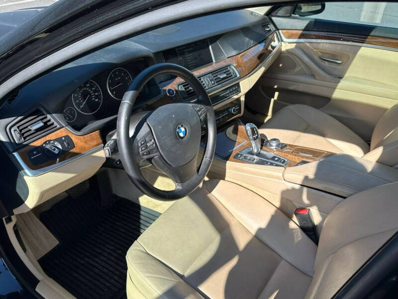 2012 BMW 5 Series 528i xDrive