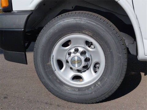 2025 Chevrolet Express 2500