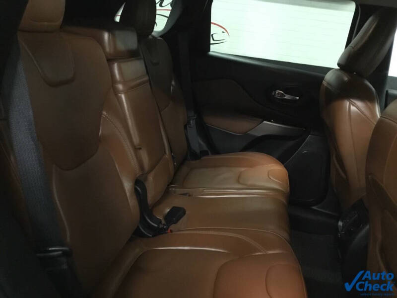 2019 Jeep Cherokee Overland