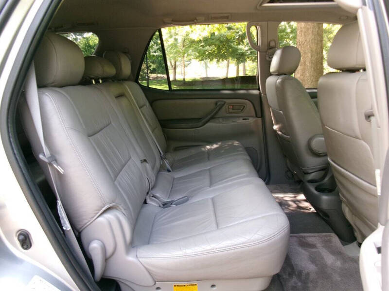 2003 Toyota Sequoia SR5