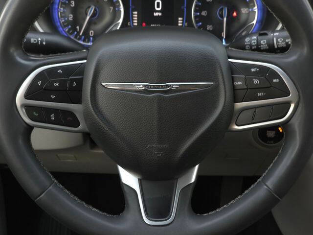 2022 Chrysler Voyager LX