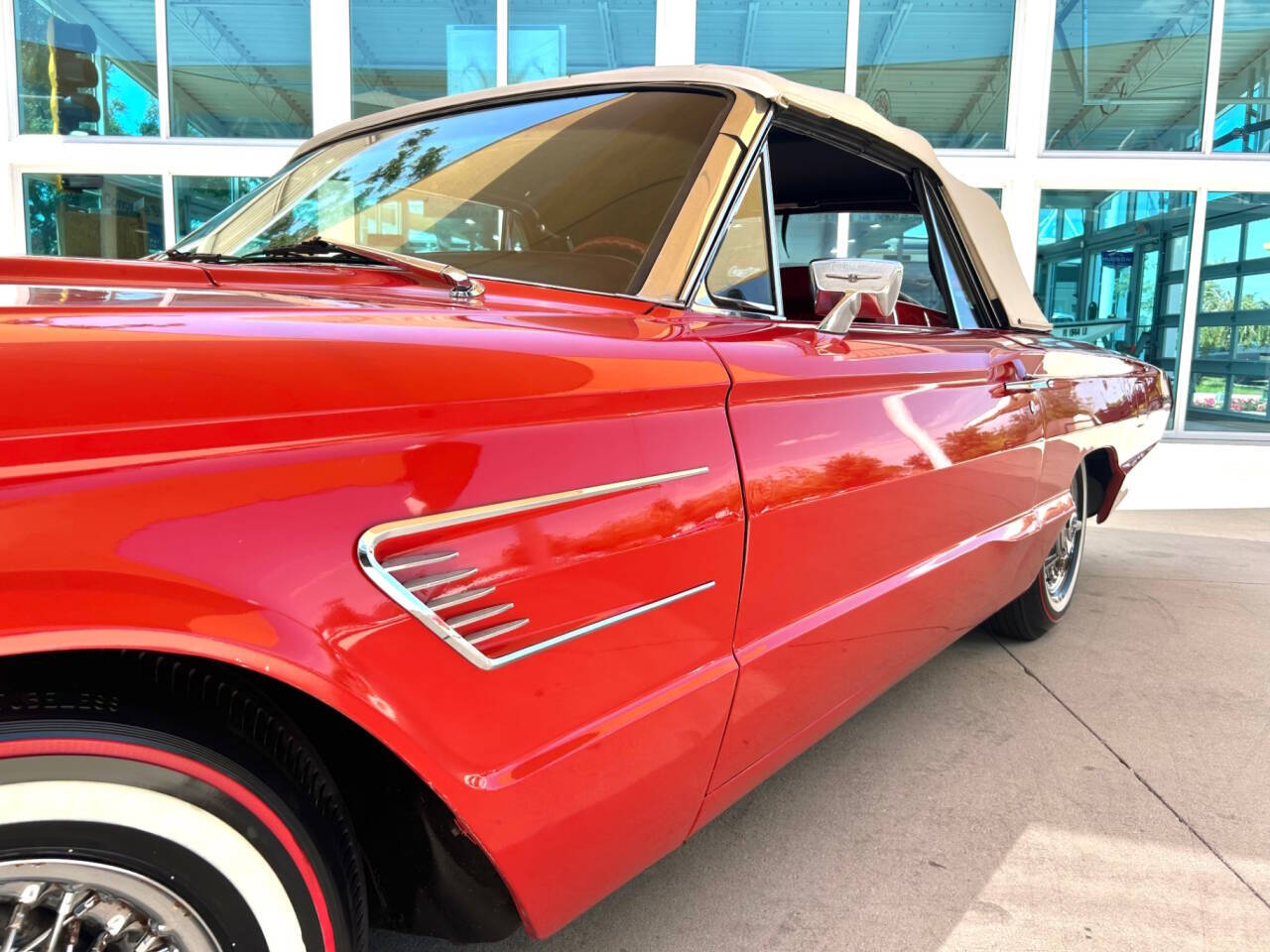 1965 Ford Thunderbird 11