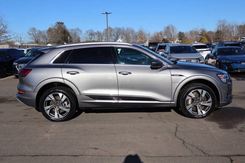 2021 Audi e-tron quattro Premium Plus