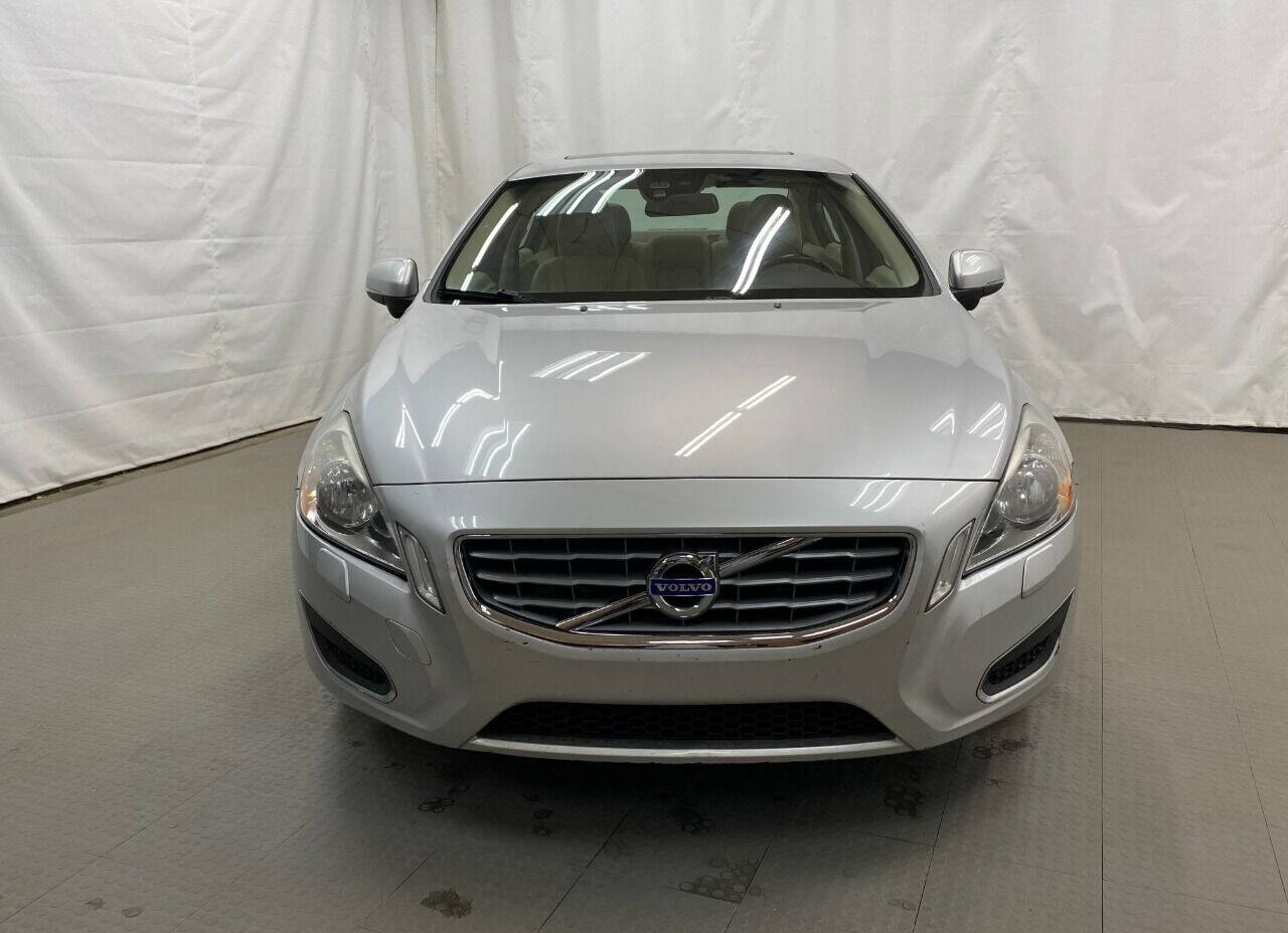 2012 Volvo S60 T5 4dr Sedan - Silver exterior view 3