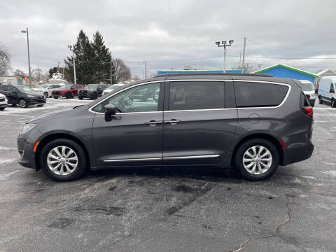 2017 Chrysler Pacifica Touring-L