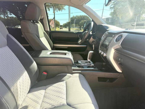 2017 Toyota Tundra SR5