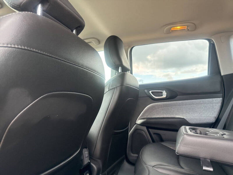 2022 Jeep Compass Latitude Lux