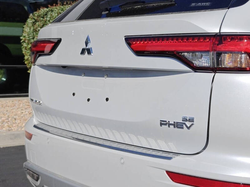 2025 Mitsubishi Outlander PHEV SE
