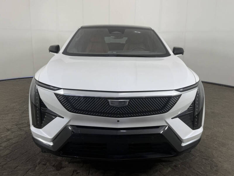2025 Cadillac OPTIQ Luxury 2