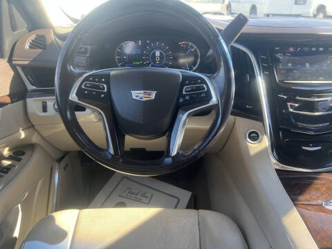2017 Cadillac Escalade Luxury