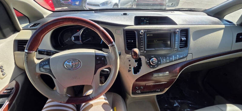 2014 Toyota Sienna Limited 7-Passenger