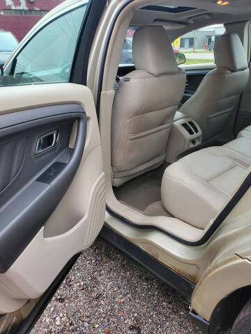 2011 Ford Taurus SEL