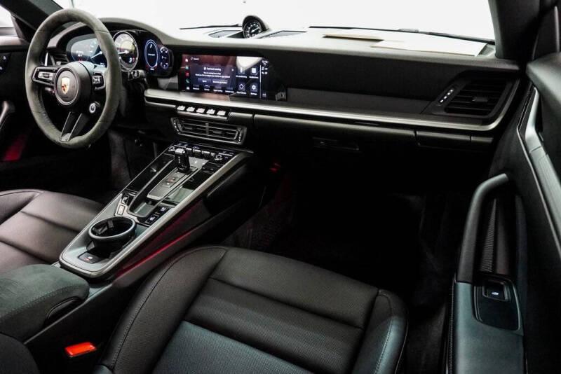 2024 Porsche 911 Carrera