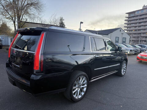 2017 Cadillac Escalade ESV Premium Luxury