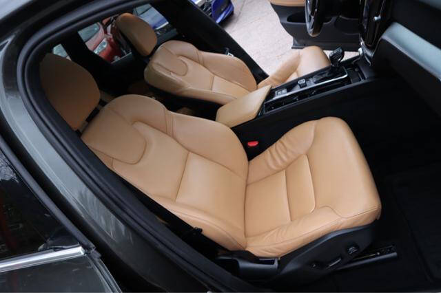 2018 Volvo XC60 T5 Momentum