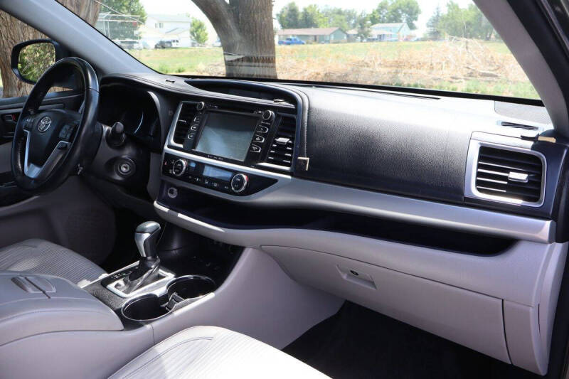 2017 Toyota Highlander LE Plus