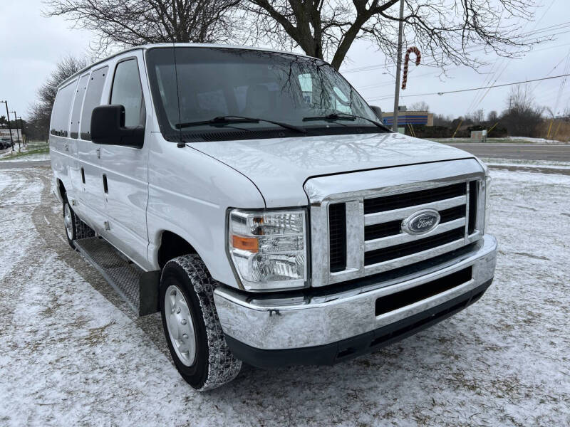 2013 Ford E-Series E-350 SD XL