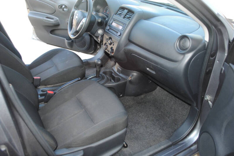 2017 Nissan Versa 1.6 S Plus