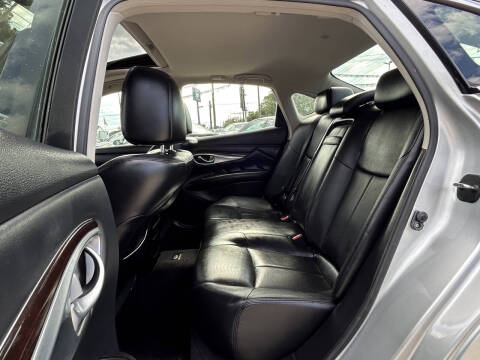 2013 Infiniti M37