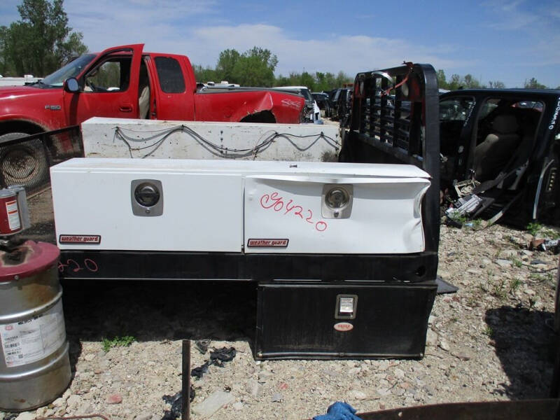 2014 Chevrolet 8' Flatbed DRW w/ 5thWheelHole