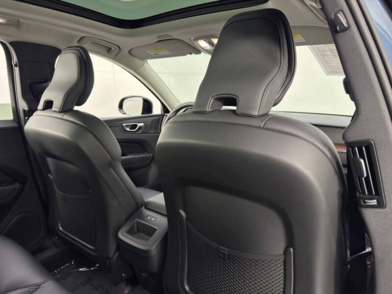 2024 Volvo XC60 B5 Plus Dark Theme