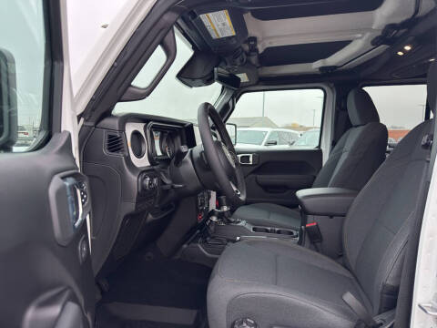 2026 Jeep Gladiator Sport