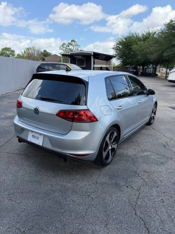 2015 Volkswagen Golf GTI SE