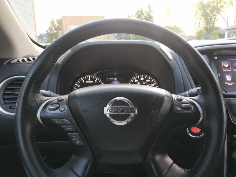 2018 Nissan Pathfinder SV