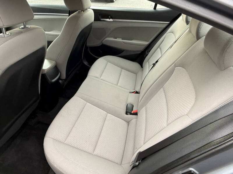 2019 Hyundai Elantra SE