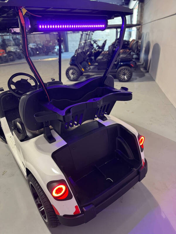 2025 E-Z-GO RXV ELiTE