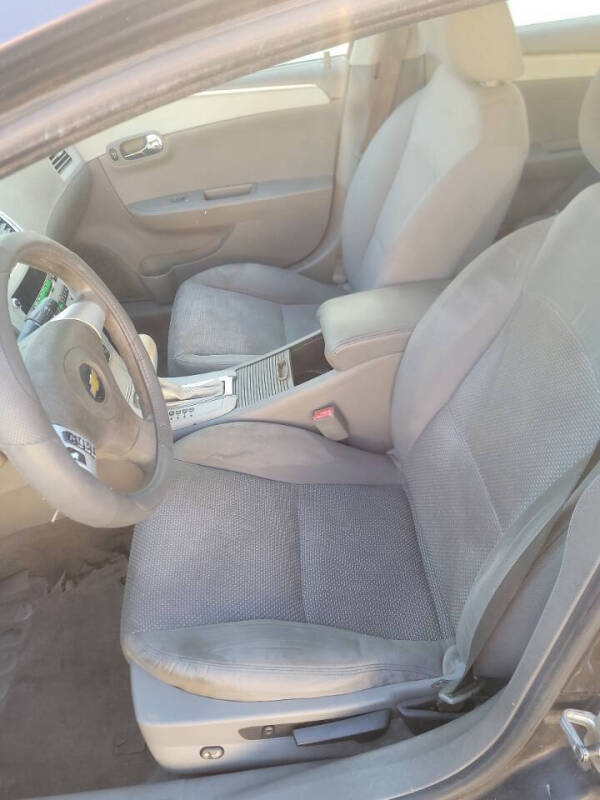 2004 Toyota Sequoia SR5