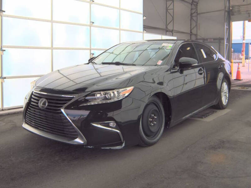 2016 Lexus ES 350's photo