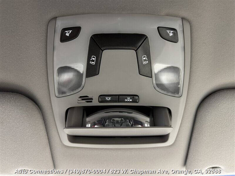 2012 Toyota Sienna LE 8-Passenger