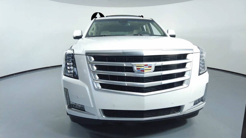 2018 Cadillac Escalade Luxury