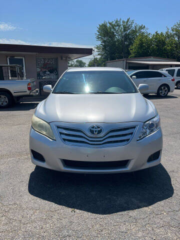 2010 Toyota Camry for sale at Gator's Auto Sales in Garland TX