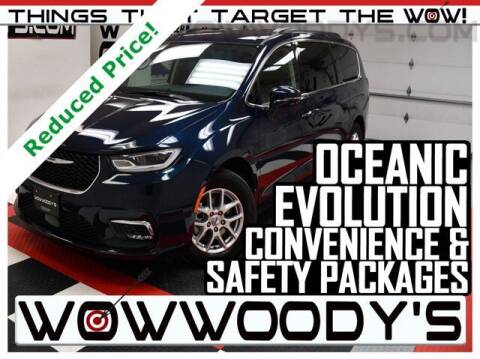 2022 Chrysler Pacifica for sale at WOODY'S AUTOMOTIVE GROUP in Chillicothe MO