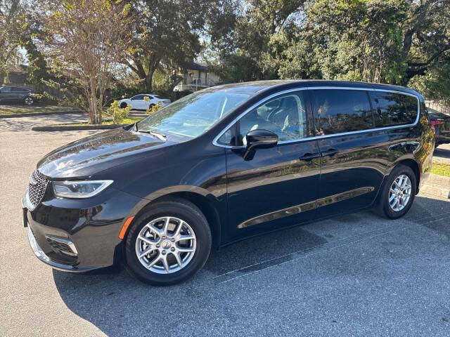 2024 Chrysler Pacifica Touring L