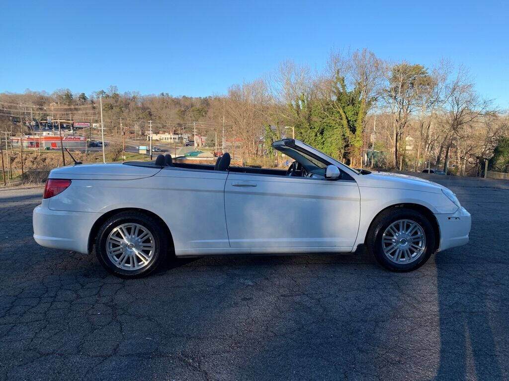 2009 Chrysler Sebring for sale at Car ConneXion Inc in Knoxville, TN