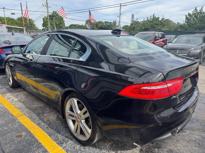 2017 Jaguar XE 35t Prestige