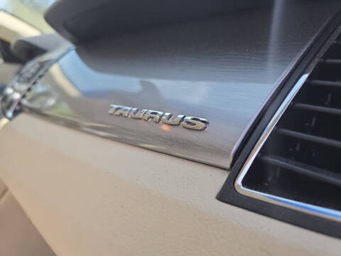 2016 Ford Taurus SEL