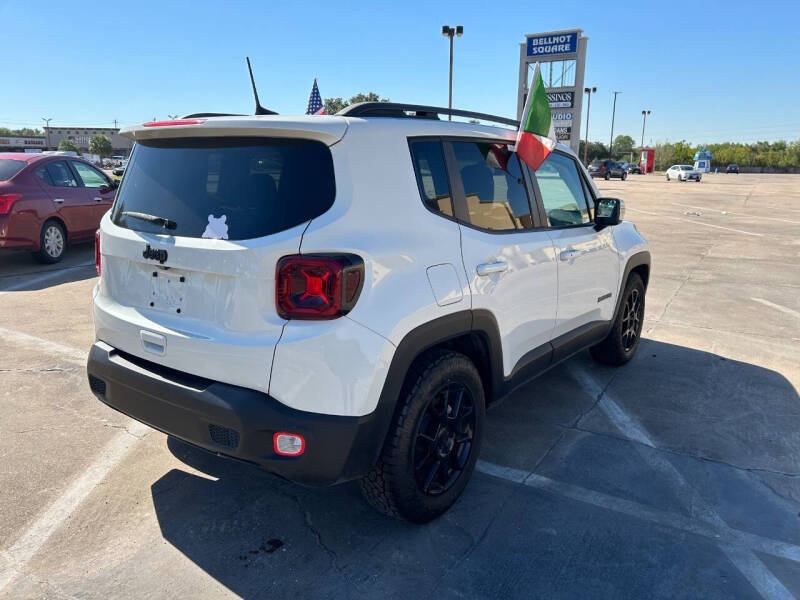 2020 Jeep Renegade Altitude photo 12