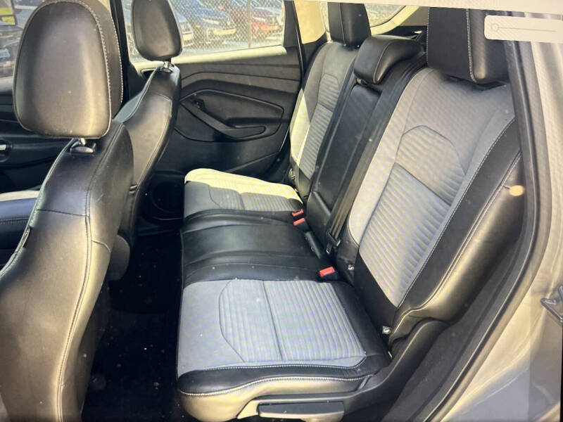 2017 Ford Escape SE