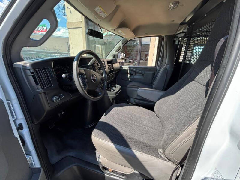 2023 GMC Savana 2500