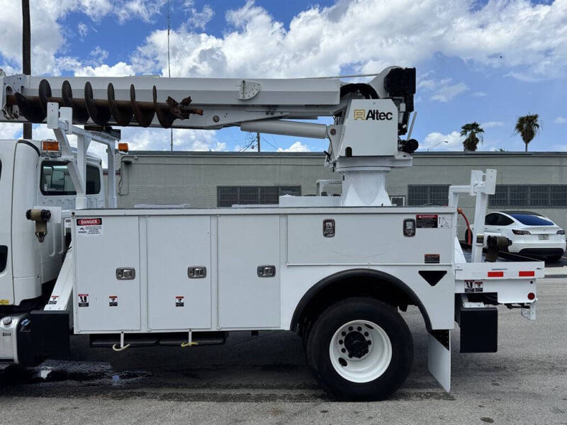 2020 Freightliner M2 106