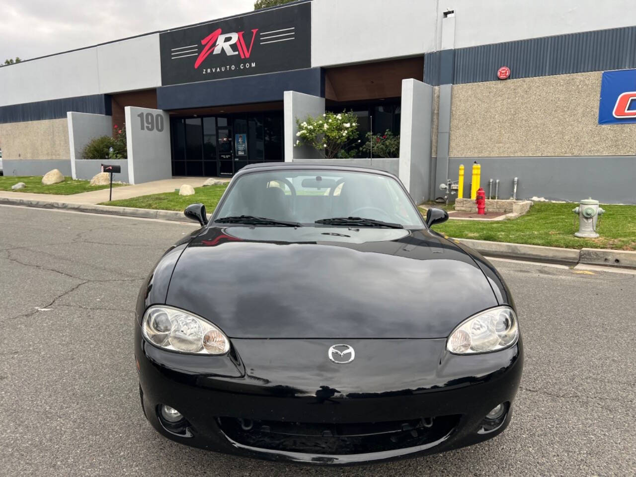 2001 Mazda MX-5 Miata for sale at ZRV AUTO INC in Brea, CA