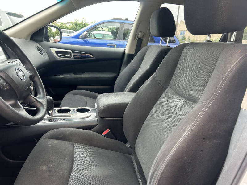 2016 Nissan Pathfinder SV