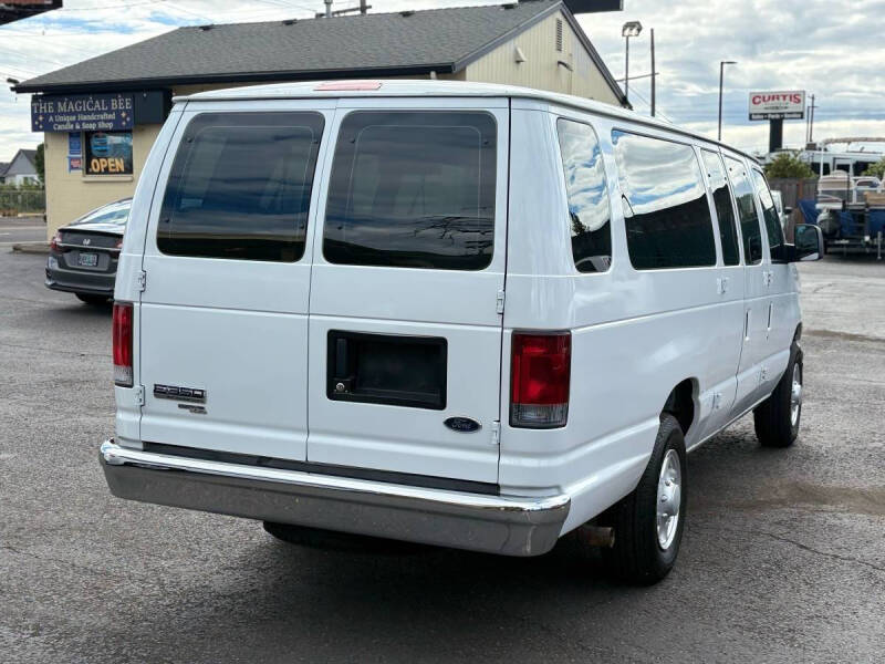 2006 Ford E-Series E-350 SD XLT