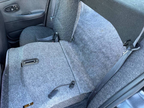 2002 Saturn S-Series SL1