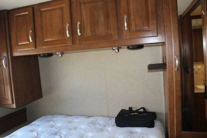 2015 Thor Motor Coach Challenger 37DT