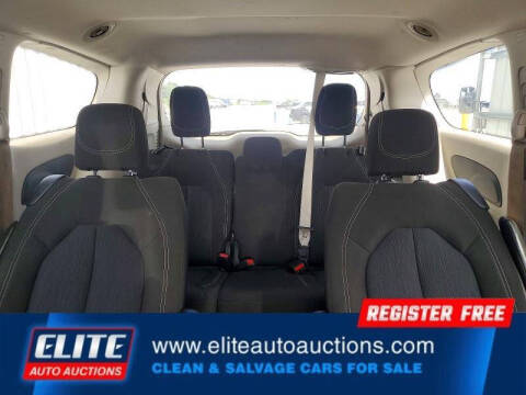 2023 Chrysler Voyager LX